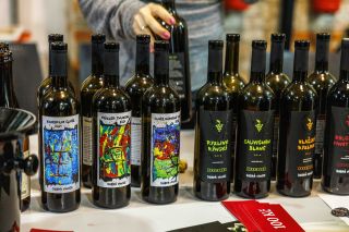 🍷 @dobra.vinice v Hokusu – 22. října Další z večerů, kdy sklenky nestíhají chladnout a debaty se rozlévají stejně...